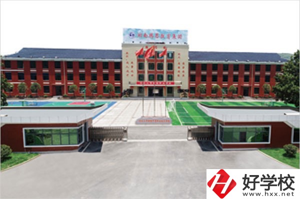 冷水江市新程中等職業(yè)技術(shù)學(xué)校有哪些優(yōu)勢？