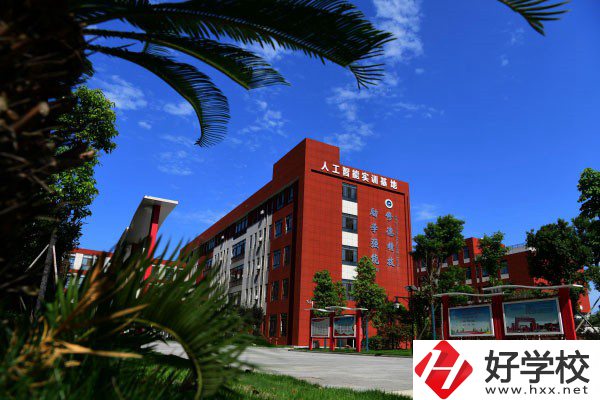 岳陽有哪些示范中專推薦？有什么辦學(xué)優(yōu)勢？