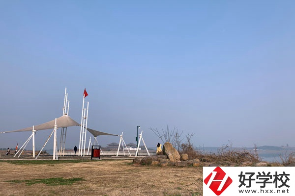 想學(xué)幼兒保育專業(yè)，張家界這三所中職學(xué)校值得一看