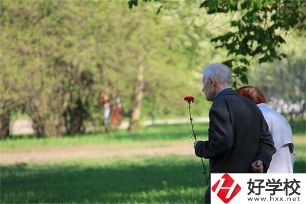 懷化有退役軍人可以讀的中職學(xué)校嗎？有什么優(yōu)待？