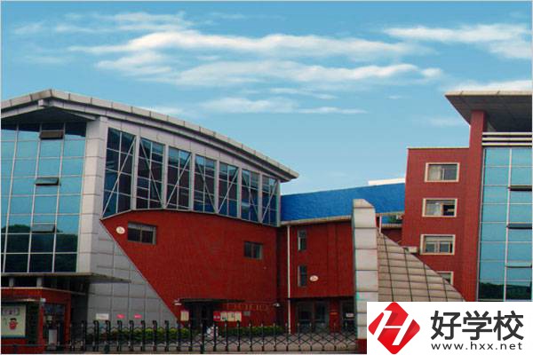 為什么選擇湖南長沙藝術(shù)學(xué)校？一定要看這4點(diǎn)！