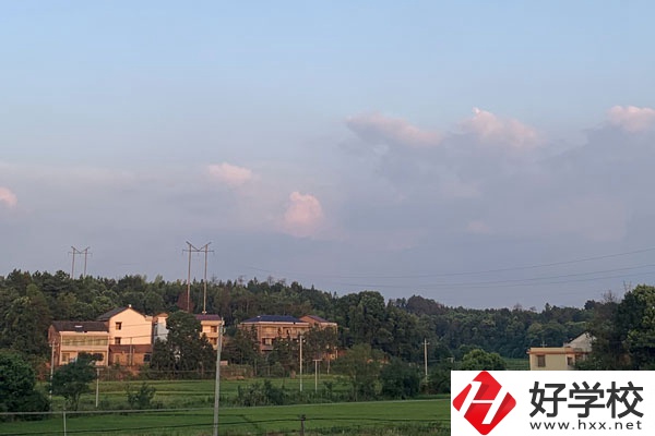 張家界高鐵鐵路學(xué)校好不好？就業(yè)前景怎么樣？