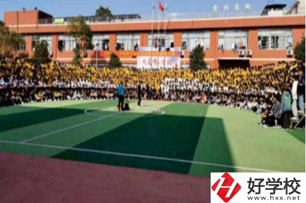 長沙英藍(lán)中等職業(yè)學(xué)校好不好？學(xué)費(fèi)貴不貴？