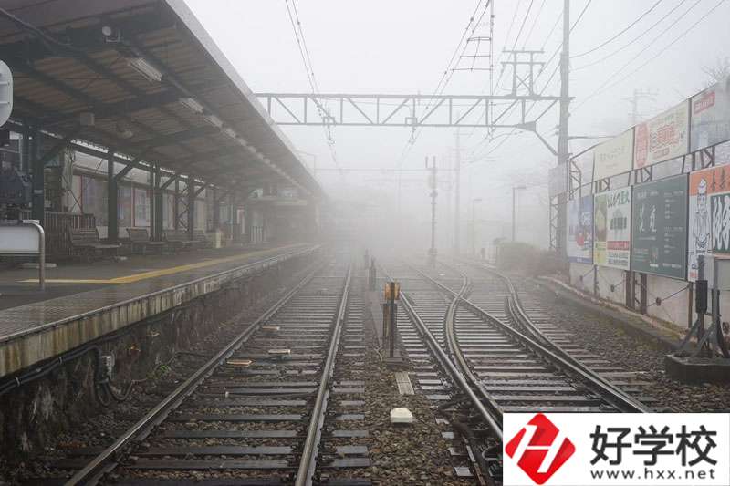 株洲鐵道運(yùn)輸專業(yè)怎么選擇中專？