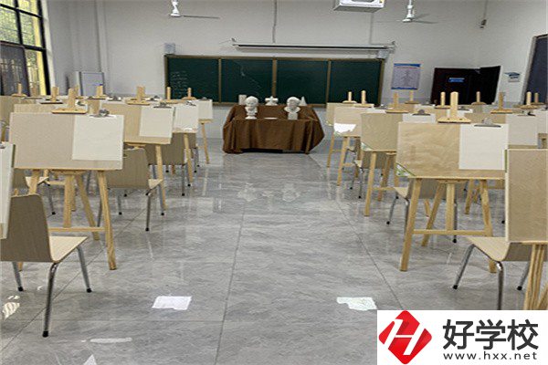 衡陽市鐵路運輸職業(yè)學校學費貴嗎？有哪些特色？