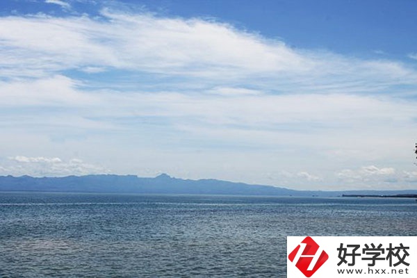 湖南經(jīng)濟(jì)貿(mào)易職業(yè)中專學(xué)校有哪些專業(yè)？學(xué)費(fèi)多少？