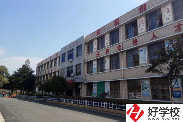 東安縣職業(yè)中專學校怎么樣？學校環(huán)境好嗎？