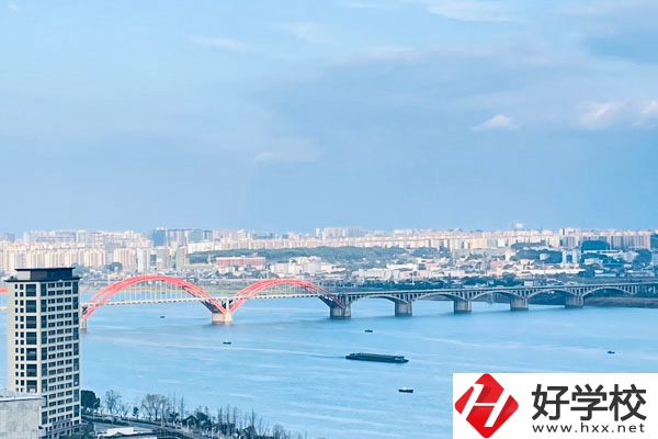 湖南建筑高級技工學(xué)校專業(yè)怎么樣？