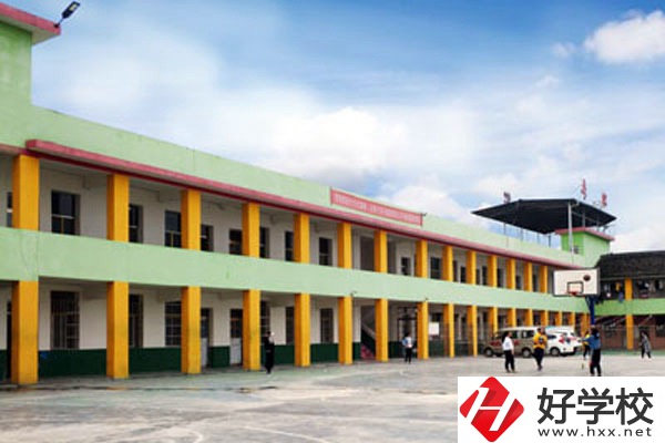 湘西州龍山縣誠信職業(yè)技術(shù)學校的優(yōu)勢和特色是什么？