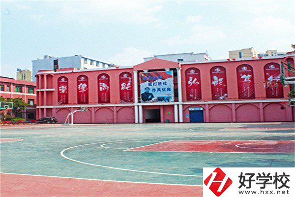 長沙民辦重點(diǎn)中專有哪些？收費(fèi)如何？