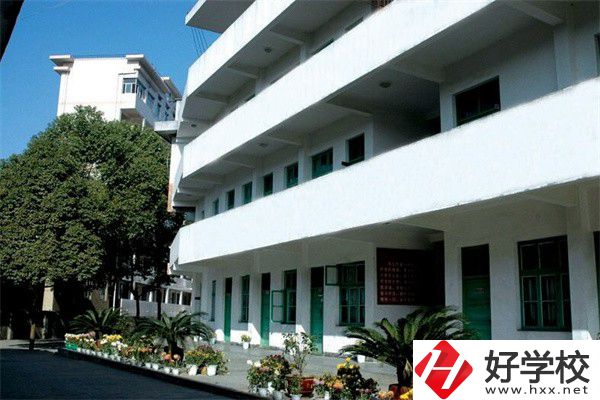 湘西民辦中專學(xué)校環(huán)境好嗎？辦學(xué)條件怎么樣？