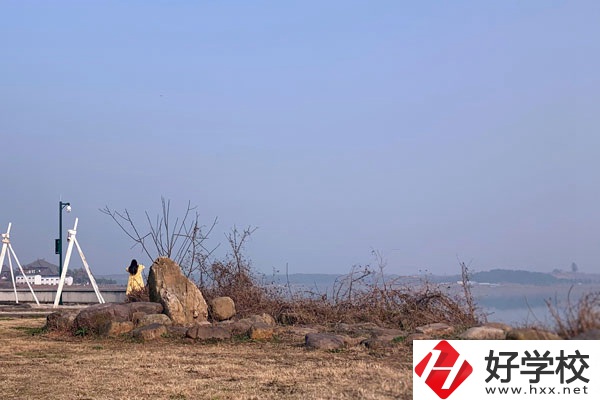 張家界僑輝職業(yè)技術(shù)學(xué)校好不好？辦學(xué)條件有什么特色？