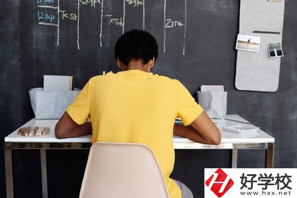 郴州有哪些公立的中專學校？專業(yè)有哪些？