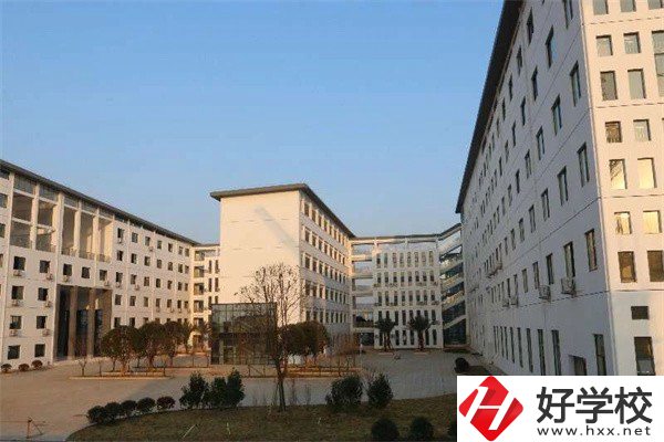 衡陽哪些中職可以學(xué)醫(yī)美專業(yè)？專業(yè)就業(yè)前景如何？