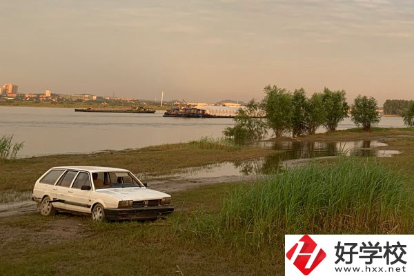 初中畢業(yè)想在懷化讀中專，有哪些好學(xué)校推薦？