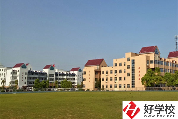 岳陽通達職業(yè)技術(shù)學(xué)校環(huán)境如何呢？宿舍條件怎么樣？