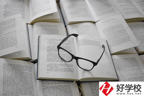 女生在衡陽讀衛(wèi)校怎么樣？有前途嗎？