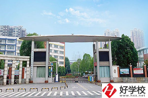 長沙博雅衛(wèi)生中等專業(yè)學校師資強嗎？設備完善嗎？