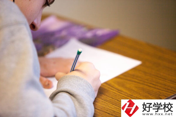 九疑理工學(xué)校好不好？宿舍環(huán)境怎么樣？