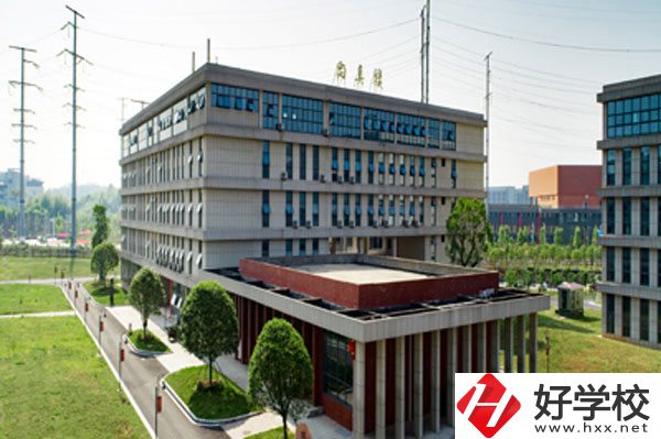 株洲市工業(yè)中等專業(yè)學(xué)校怎么樣？食堂飯菜好不好？