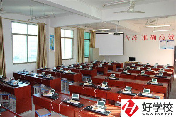 婁底哪些職校有開設(shè)護(hù)理專業(yè)？就業(yè)方向是什么？