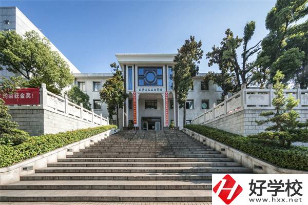 長(zhǎng)沙可以學(xué)工程造價(jià)的中職有哪些？學(xué)校有什么特色？