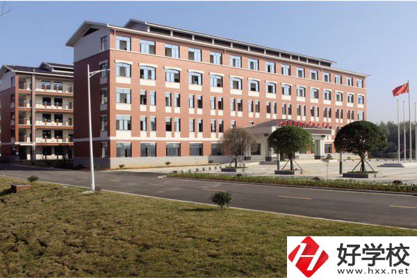 長(zhǎng)沙市湘都中等職業(yè)學(xué)校學(xué)生宿舍有空調(diào)嗎？