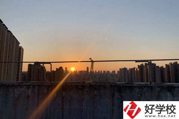 邵陽(yáng)市洞口縣有學(xué)畜禽生產(chǎn)的中職學(xué)校嗎？