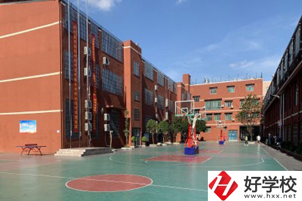 長(zhǎng)沙市英藍(lán)中等職業(yè)學(xué)校怎么樣？有沒有官網(wǎng)？