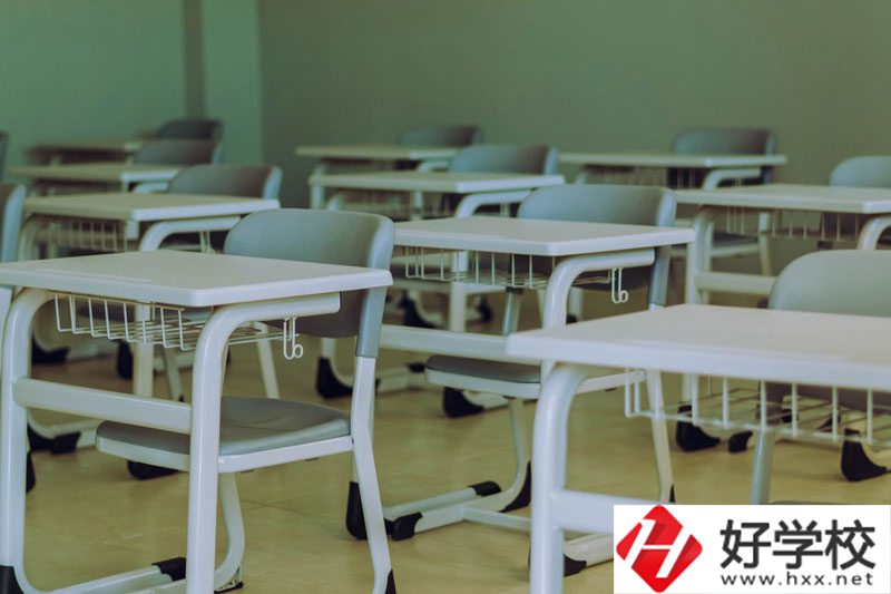 懷化啟航衛(wèi)校是中專嗎？學(xué)校怎么樣？