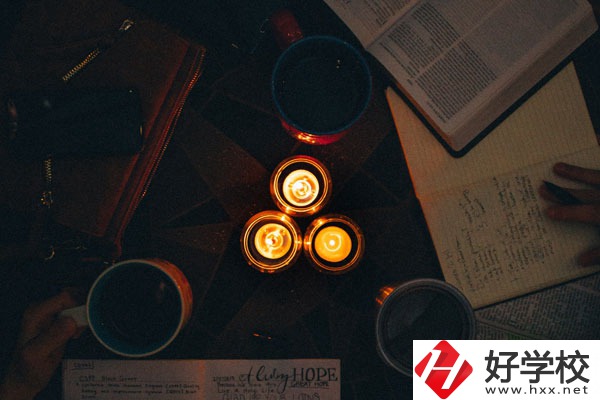 南岳區(qū)職業(yè)中等專業(yè)學(xué)校有哪些專業(yè)？