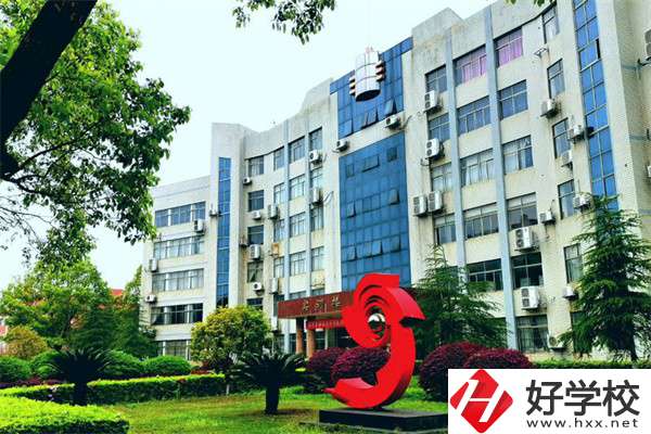 婁底哪些職校有開設(shè)護(hù)理專業(yè)？就業(yè)方向是什么？