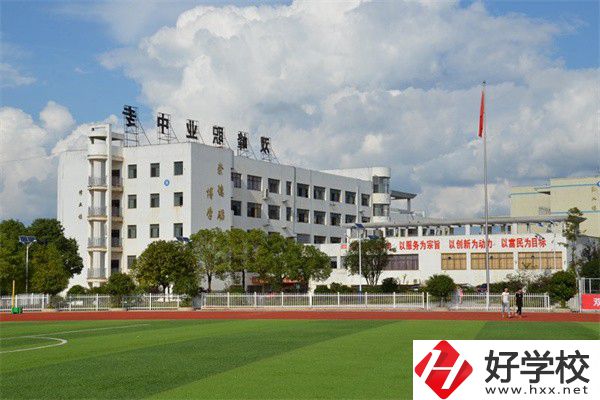 婁底重點(diǎn)中專有哪些？好進(jìn)嗎？