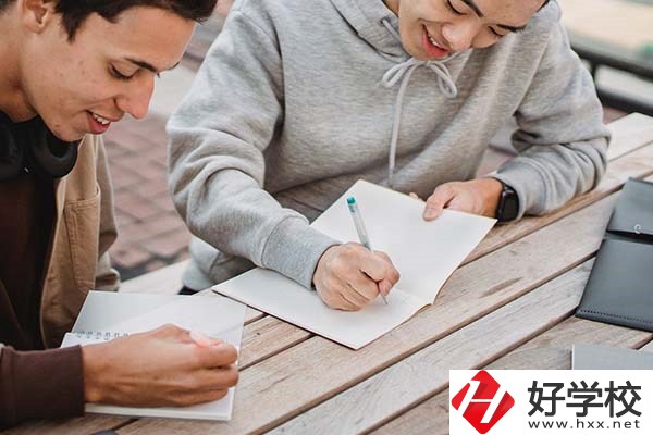 長(zhǎng)沙經(jīng)貿(mào)是公辦還是民辦（長(zhǎng)沙經(jīng)濟(jì)貿(mào)易?？茖W(xué)校）